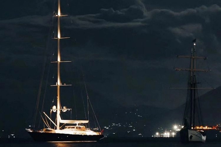 Italia Akan Angkat Bangkai Kapal Pesiar Mewah Bayesian dari Dasar Laut