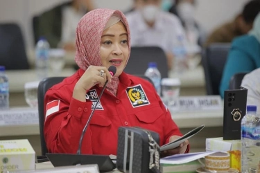 Jadikan Buruh Pelaku Aktif Pembangunan, Ini 4 Catatan Fahira Idris