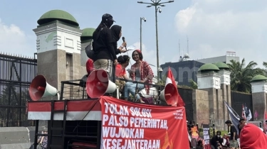 Geruduk DPR saat May Day: Buruh Perempuan Ungkap Solusi Palsu Pemerintah, Begini Katanya!