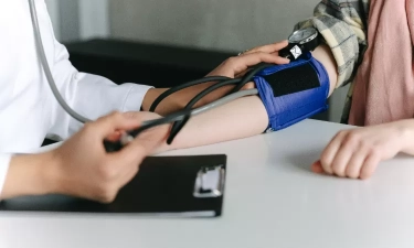 Banyak Anak Muda Usia 20-an Merasa Sehat, tapi Dokter Ungkap Hasil Skrining Justru Punya Kolesterol hingga Tekanan Darah Tinggi