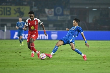 Hasil Persib Bandung Vs Barito Putera 1-1: Gol Bunuh Diri Selamatkan Sang Juara