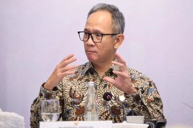 Pertumbuhan Ekonomi Melandai, Bos OJK Sebut Semua Negara di Dunia Revisi Target