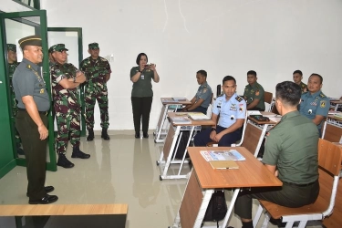 Persiapan Sambut Macron, TNI Belajar Bahasa Prancis