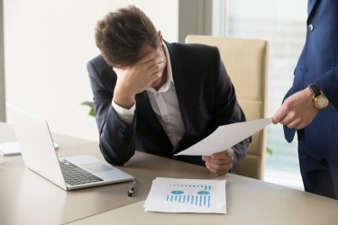 3 Cara Menjaga Kewarasan Usai Kena PHK, Salah Satunya Ekspresikan Emosi