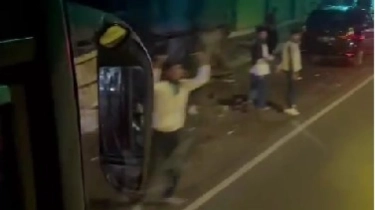 Tak Kapok Tragedi Kanjuruhan, Oknum Aremania Berulah Lempari Bus Persik Kediri