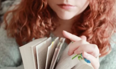 Membaca Fiksi Bisa Bikin Bahagia dan Kreatif, Ini 9 Alasannya