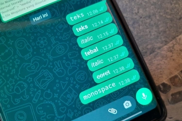 Daftar Kode WhatsApp untuk Membuat Tulisan Tebal, Miring, Coret, dll
