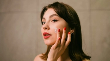 7 Rekomendasi Sunscreen Mengandung Niacinamide untuk Mencerahkan Wajah