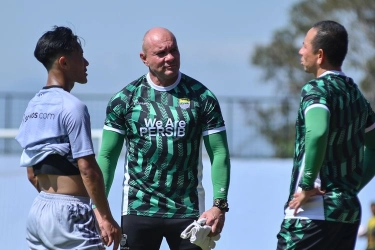 Masa Depan Pelatih Luizinho Passos di Persib Masih Tanda Tanya