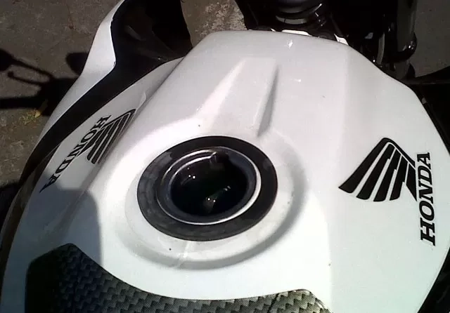 Tangki Bensin Motor Bocor? Ini 3 Hal yang Bisa Jadi Penyebabnya