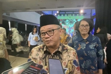Mendikdasmen Ingatkan Dedi Mulyadi yang Atur Pelajar Masuk Sekolah Jam 6