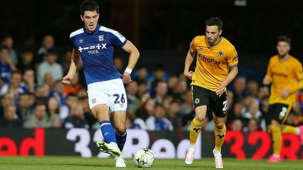 Resmi Diperpanjang, Inilah Deretan Bek Tengah yang Akan Jadi Pesaing Elkan Baggott di Ipswich Town