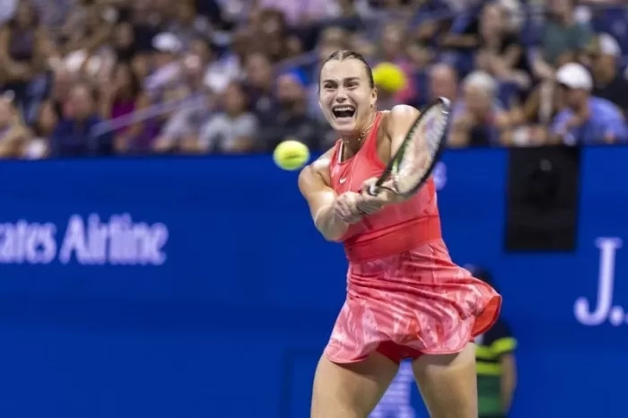 Kalahkan Zheng Qinwen, Aryna Sabalenka Capai Semifinal Roland Garros