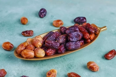Manis dan Menyembuhkan: 7 Alasan Mengapa Buah Kurma Wajib Masuk Menu Harian Anda