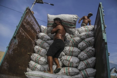 Anggaran Konsumsi Rapat Menteri Vs Orang Miskin