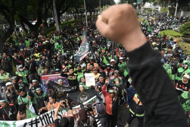 Penurunan Tingkat Pengangguran dan Lonjakan Sektor Informal