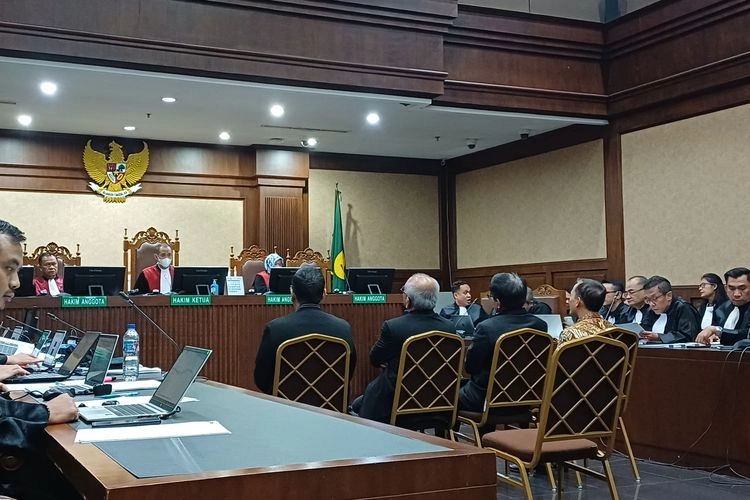 Terdakwa Menangis, Cuti untuk Temani Ibu di Hari Terakhir Tak Dikabulkan Yoory Corneles