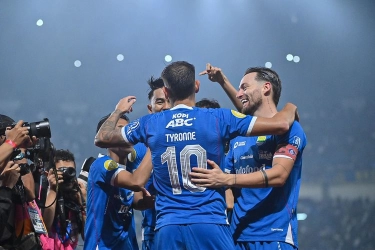 Tyronne del Pino Tinggalkan Persib, Pemain Terbaik Liga 1 Ucap Sayonara ke Bobotoh
