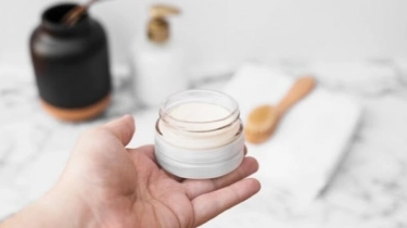 5 Rekomendasi Moisturizer untuk Usia 50 Tahun ke Atas: Wajah Jadi Lembap dan Awet Muda