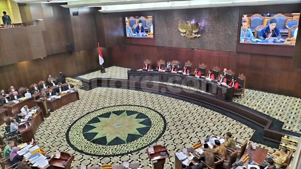 Pemakzulan Gibran Kini Bergulir di DPR, Putusan MK soal Batas Usia Cawapres Mengikat dan Final