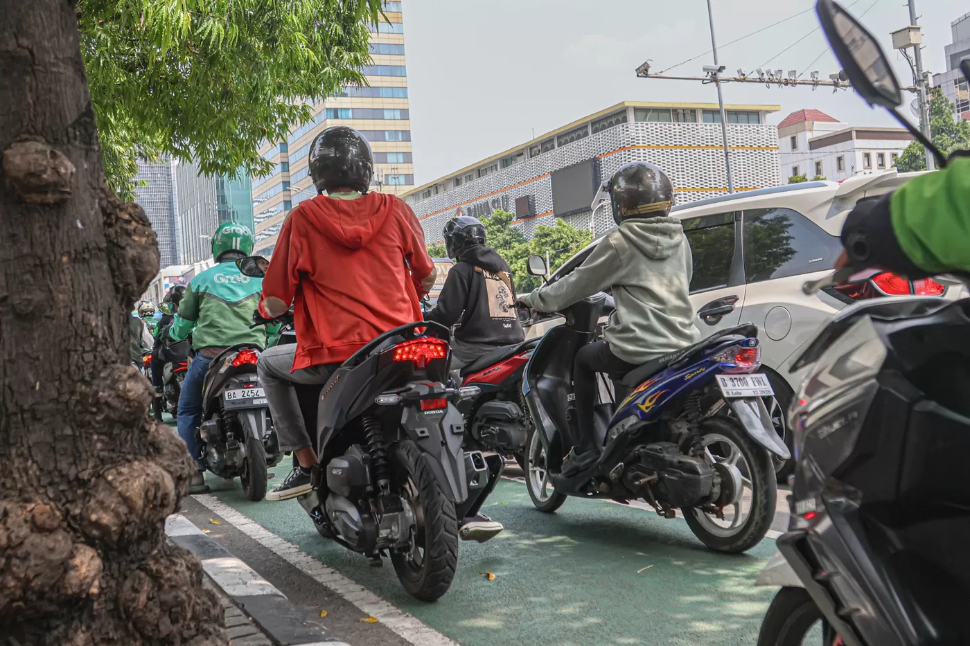 Biar Berkendara Lebih Aman! Ini 5 Cara Mengatasi Getaran Motor saat Gas Dilepas