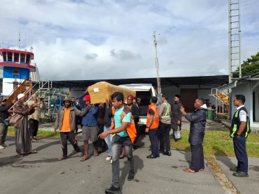 Jenazah Korban KKB di Jayawijaya Diterbangkan ke Daerah Asal di Jawa Barat, Satgas Operasi Damai Cartenz Masih Buru Pelaku