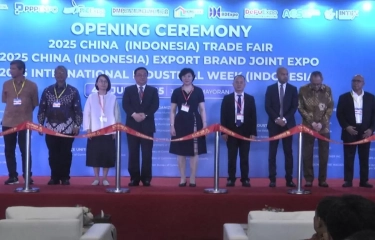 Pameran Hibrida Pertama yang Didukung Teknologi AI, IIW Indonesia 2025 di Jiexpo Kemayoran Resmi Dibuka