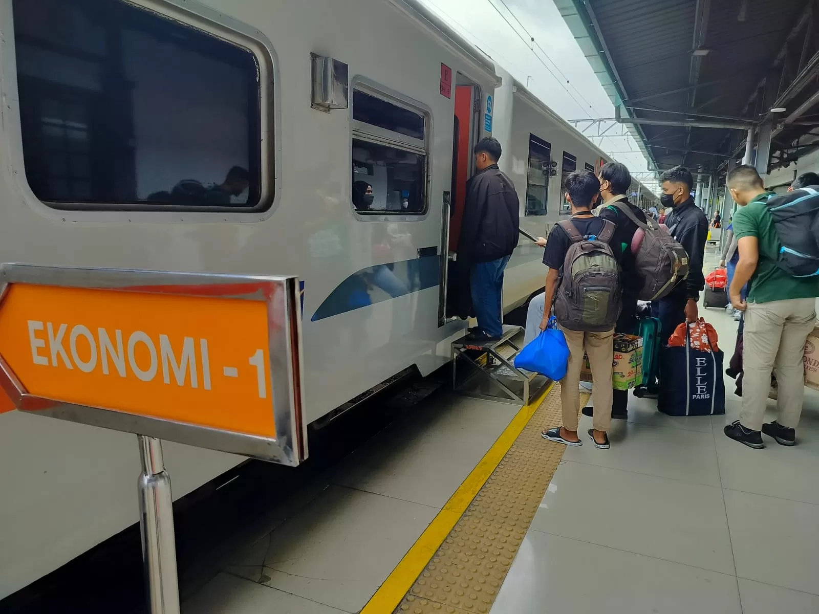 Tarif Transportasi Nasional Didiskon Besar-besaran, Presiden Instruksikan Berlaku hingga Juli