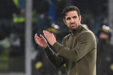 Como Tolak Pendekatan Inter, Cesc Fabregas ke Nerazzurri Cuma Fantasi