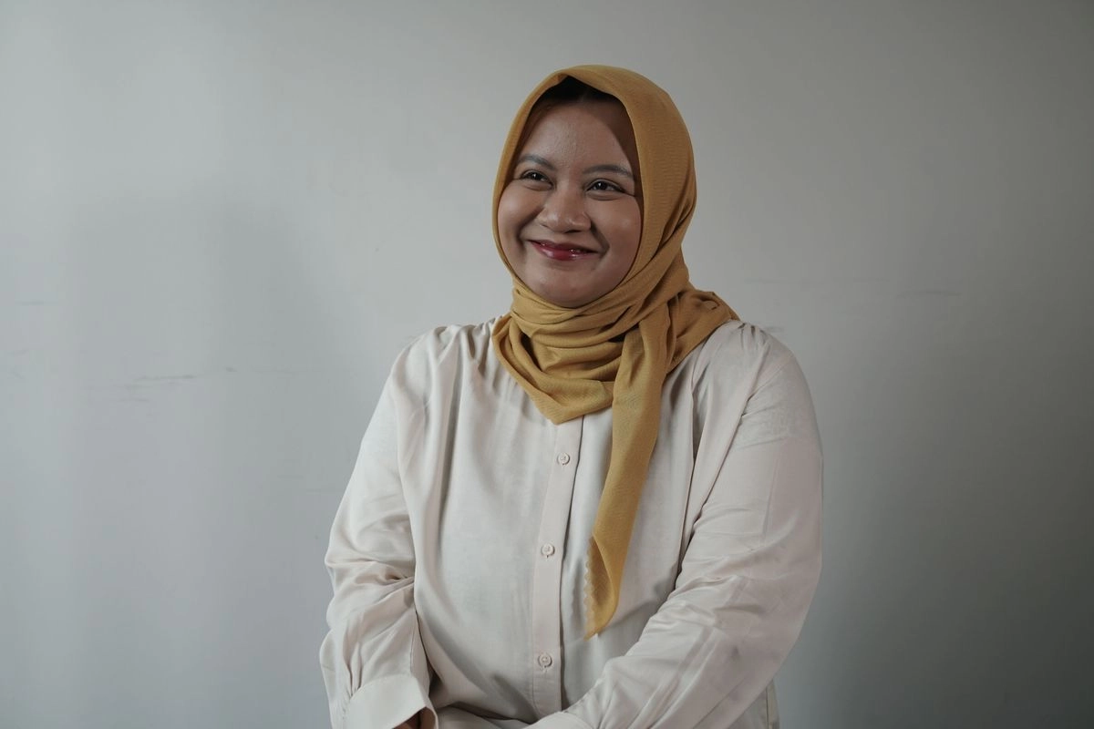 Cukup 1 Peniti, Ini Tutorial Hijab Segi Empat untuk Idul Adha 2025