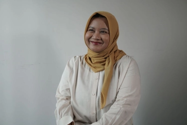 Cukup 1 Peniti, Ini Tutorial Hijab Segi Empat untuk Idul Adha 2025