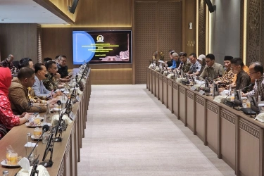 DPR Janji Tindaklanjuti Aspirasi Serikat Pekerja PT Pos Indonesia soal Hak Pensiun