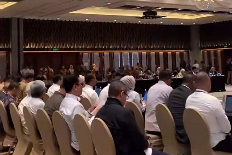 Lampu Hijau Pemda Rapat di Hotel dan Anggaran Fantastis Hotel-Makan Menteri, Apa Kabar Efisiensi?