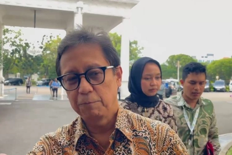 Seskab Teddy Sebut Prabowo Tak Bahas Reshuffle Saat Panggil Menkes ke Istana