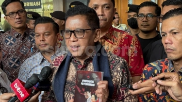 Pamer Buku yang Ditulis di Rutan KPK, Hasto Persembahkan untuk Megawati