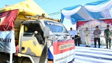 Prabowo Lepas Ekspor Perdana 1.200 Ton Jagung ke Malaysia