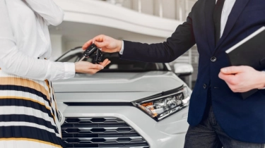 Simulasi Kredit Mobil Bekas OTO Finance DP 10% dan Rekomendasi Kendaraannya