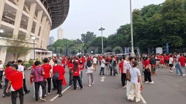 Suporter Berlarian di GBK Jelang Timnas Indonesia vs China, Ada Apa?