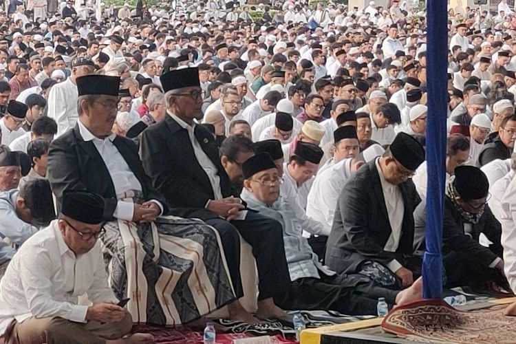 Anies Shalat Idul Adha di Al-Azhar, Duduk Sejejer dengan Jimly Asshiddiqie