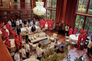 Potret Prabowo Jamu Skuad Garuda di Hari Idul Adha, Salami Romeny-Kluivert