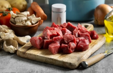 4 Bahan Alami Penghilang Bau Prengus Daging Kambing yang Ampuh dan Mudah Didapat