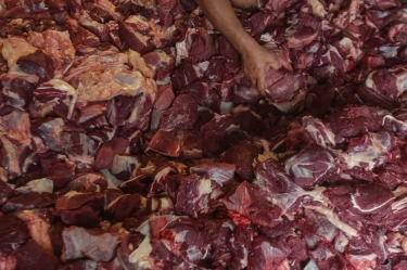 Hati-Hati! Makan Daging Berlebihan saat Idul Adha Bisa Sebabkan Sembelit