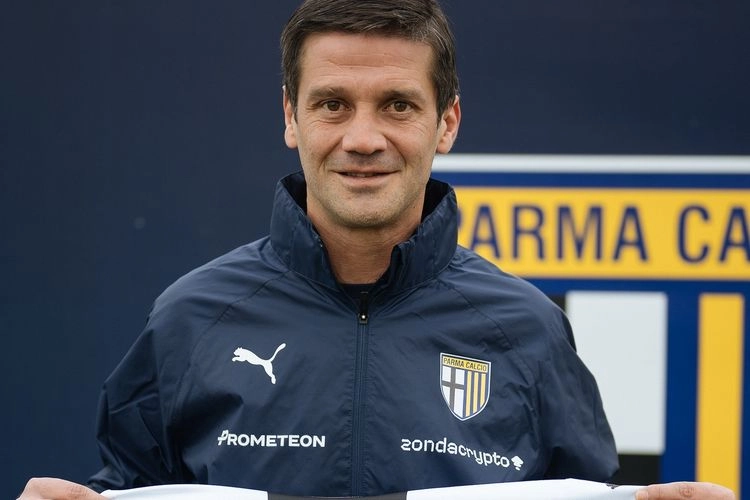 Cristian Chivu Resmi Jadi Pelatih Baru Inter Milan