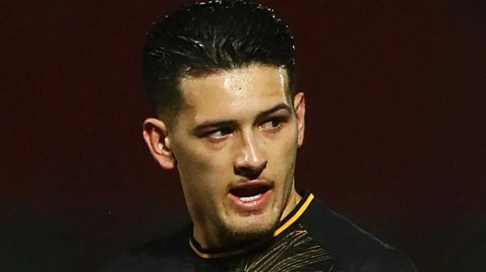 Justin Hubner Resmi Pisah dengan Wolverhampton Wanderers