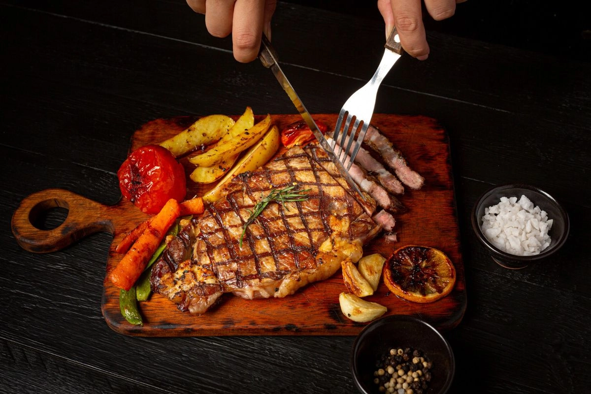 6 Tips Menerapkan Pola Makan Seimbang Setelah Makan Daging Berlebih Menurut Dokter