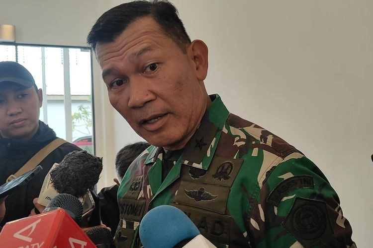 Anggota DPR Sebut Tambang Ilegal Papua Dibekingi Aparat, TNI: Laporkan!