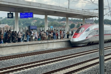 Libur Sekolah, KCIC Berikan Diskon Tiket Kereta Cepat Whoosh hingga 50 Persen