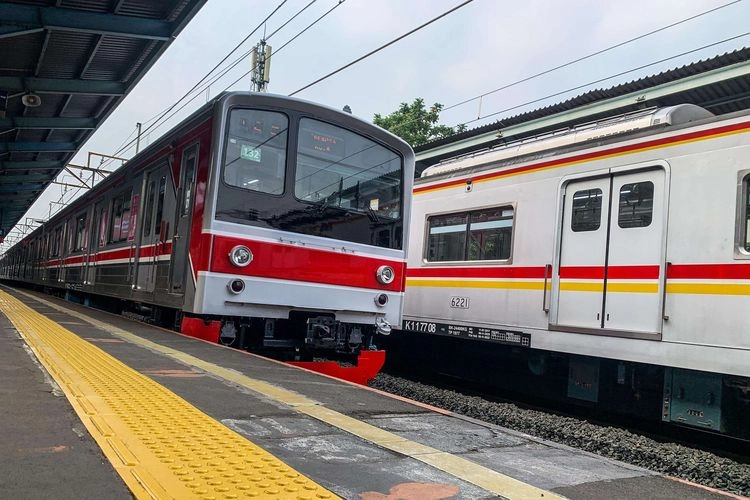 Jadwal KRL Manggarai-Cikarang Juni 2025, Termalam Pukul 00.15 WIB