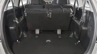 5 Mobil Bekas buat Touring: Nyaman Dalam Kabin Lapang, Tangguh Bawa Banyak Orang