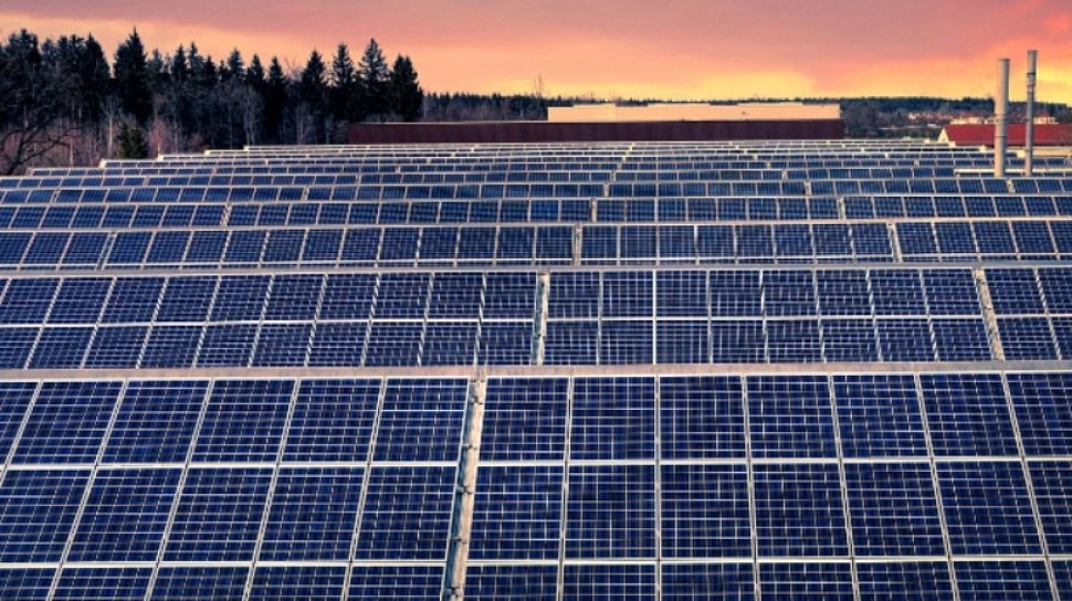 Studi: Energi Surya dan Angin Bisa Penuhi 30 Persen Kebutuhan Pusat Data ASEAN 2030